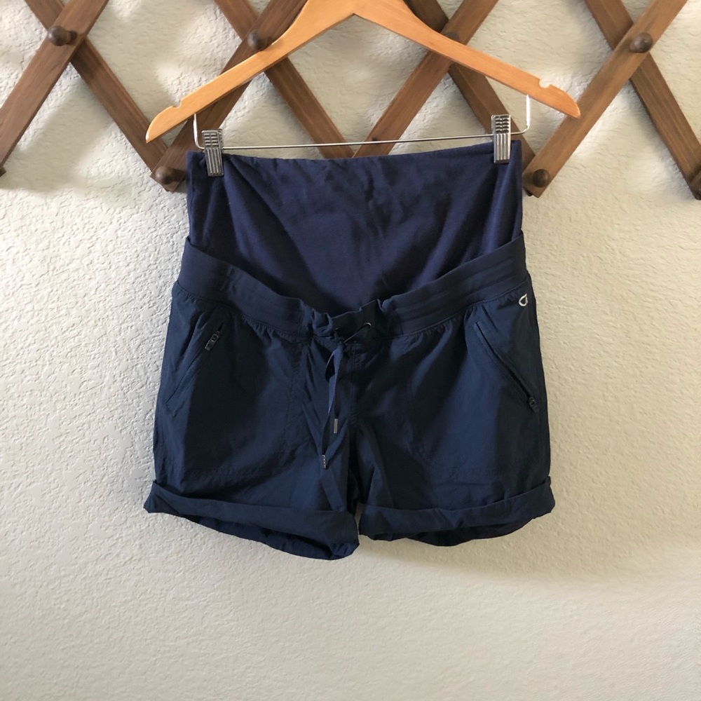 Maternity GapFit 4" Hiking Shorts